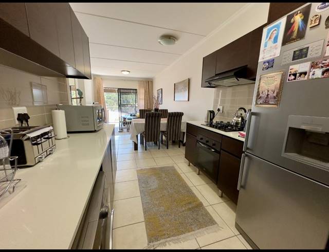 3 BEDROOM TOWNHOUSE FOR SALE IN OAKDENE